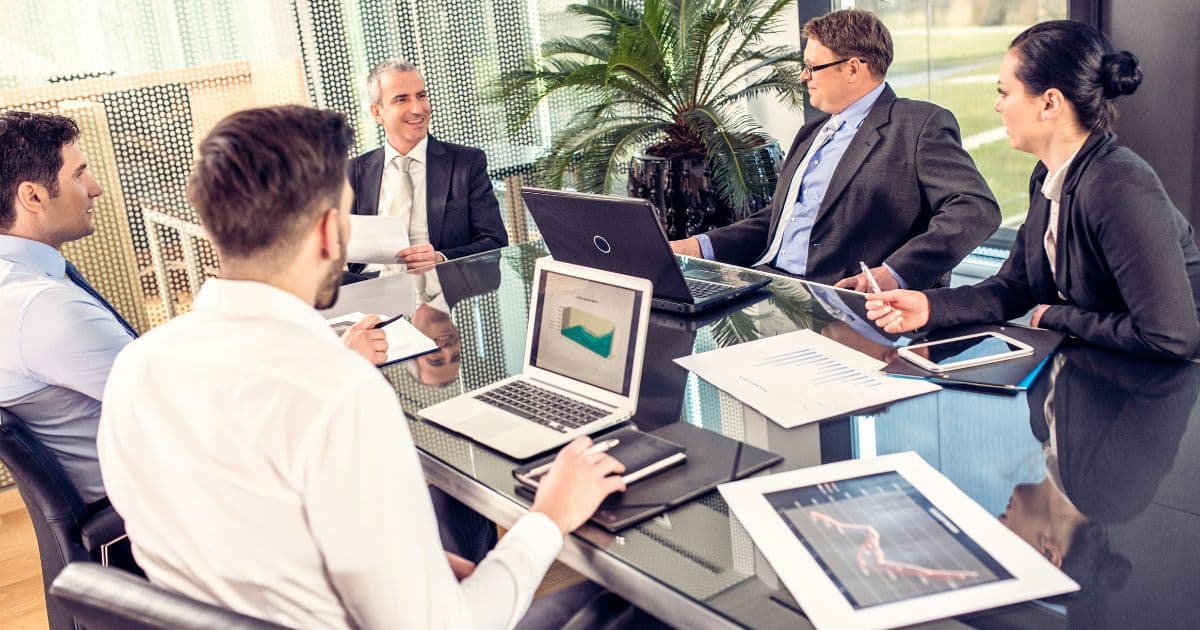 How to Pitch an Idea to a Company: 3 Ways to Connect with Companies